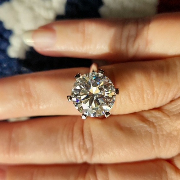 Moissanite 8ct Ring Triple Platinum over Sterling Silver Size 5.5 - Picture 5 of 8